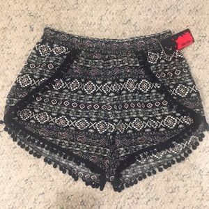 Geometric print lounge shorts